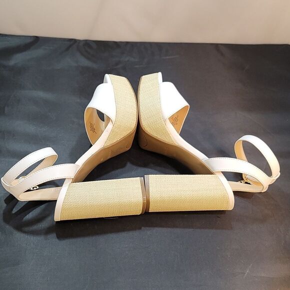 BRAND NEW GUESS PLATFORM BLOCK HEEL OPEN TOE SANDAL - Picture 11 of 12